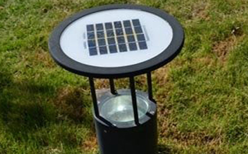 别墅庭院氛围营造：波密草坪灯选型与布光技巧